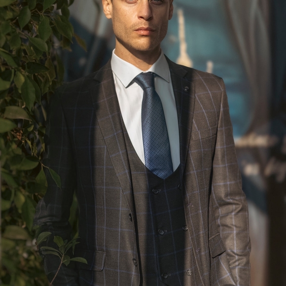 3 Piece Plaid Check Suit 36R x 30W - Picture 3 of 5